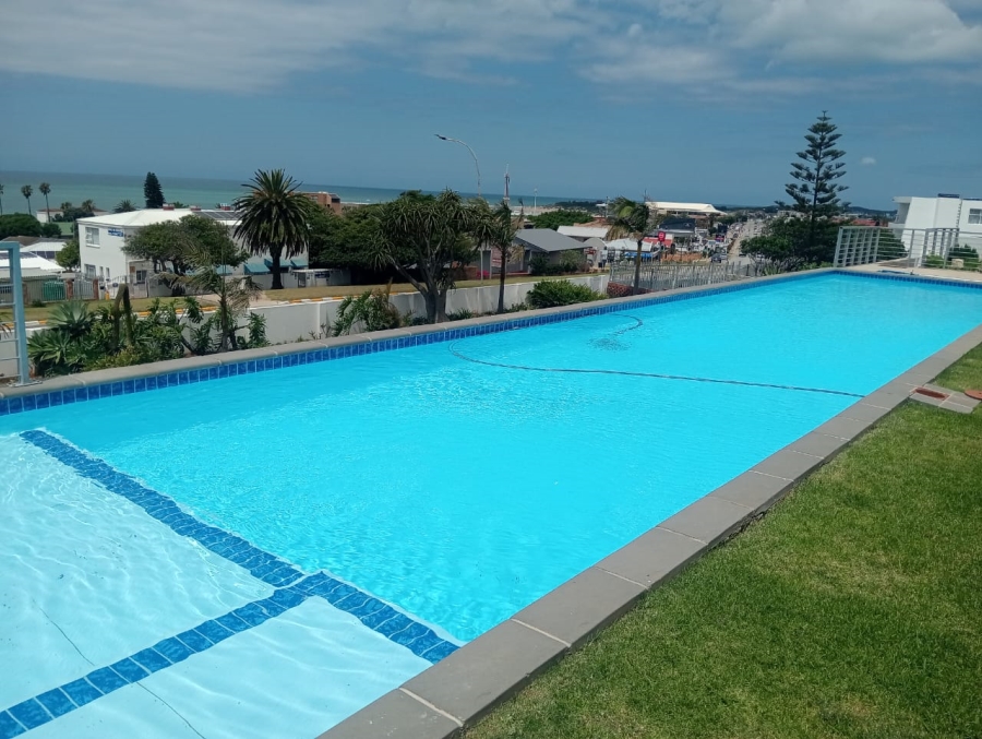 5 Bedroom Property for Sale in Jeffreys Bay Central Eastern Cape